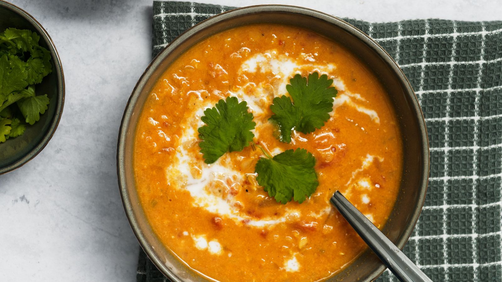 Curry-linzensoep met kokosmelk