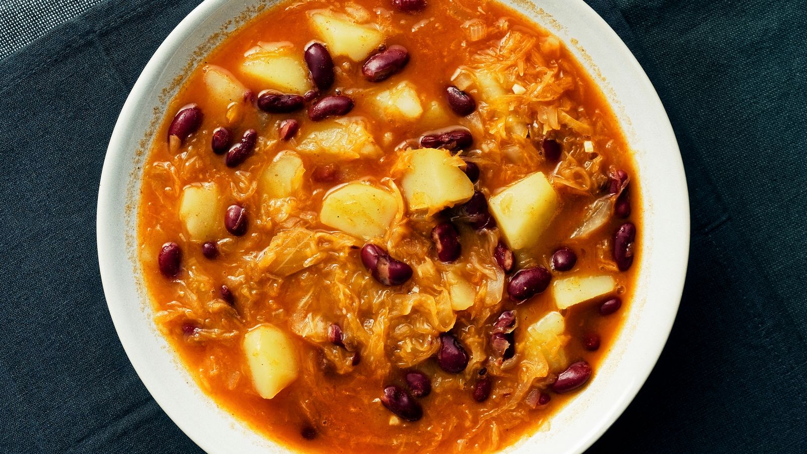 Sloveense zuurkool&shy;stoofpot (Jota)