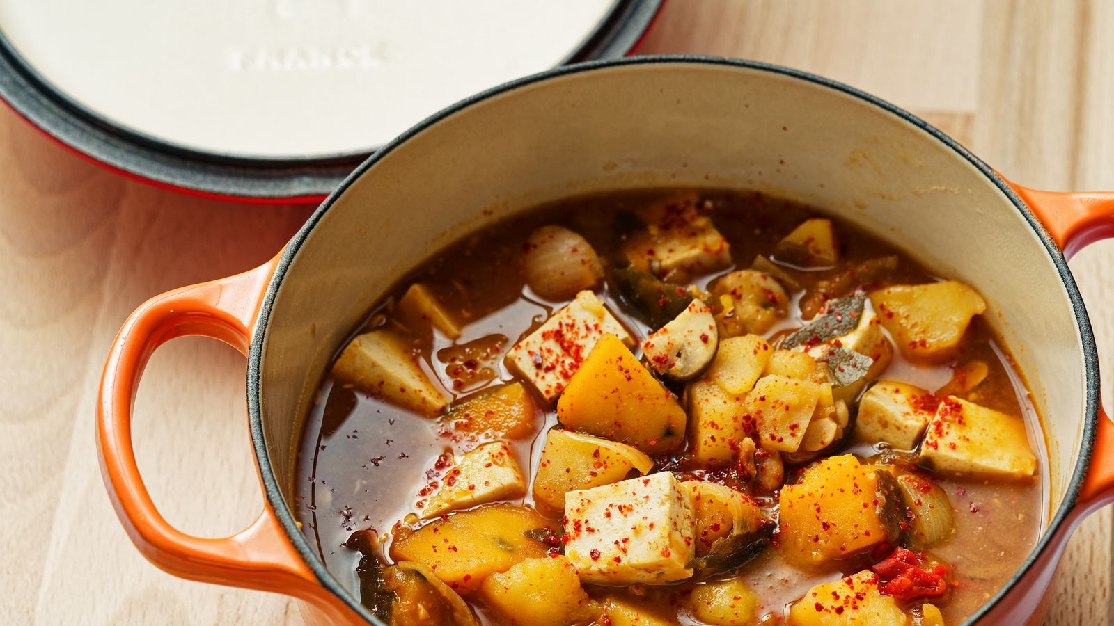 Plantaardige Doenjang Jjigae met pompoen